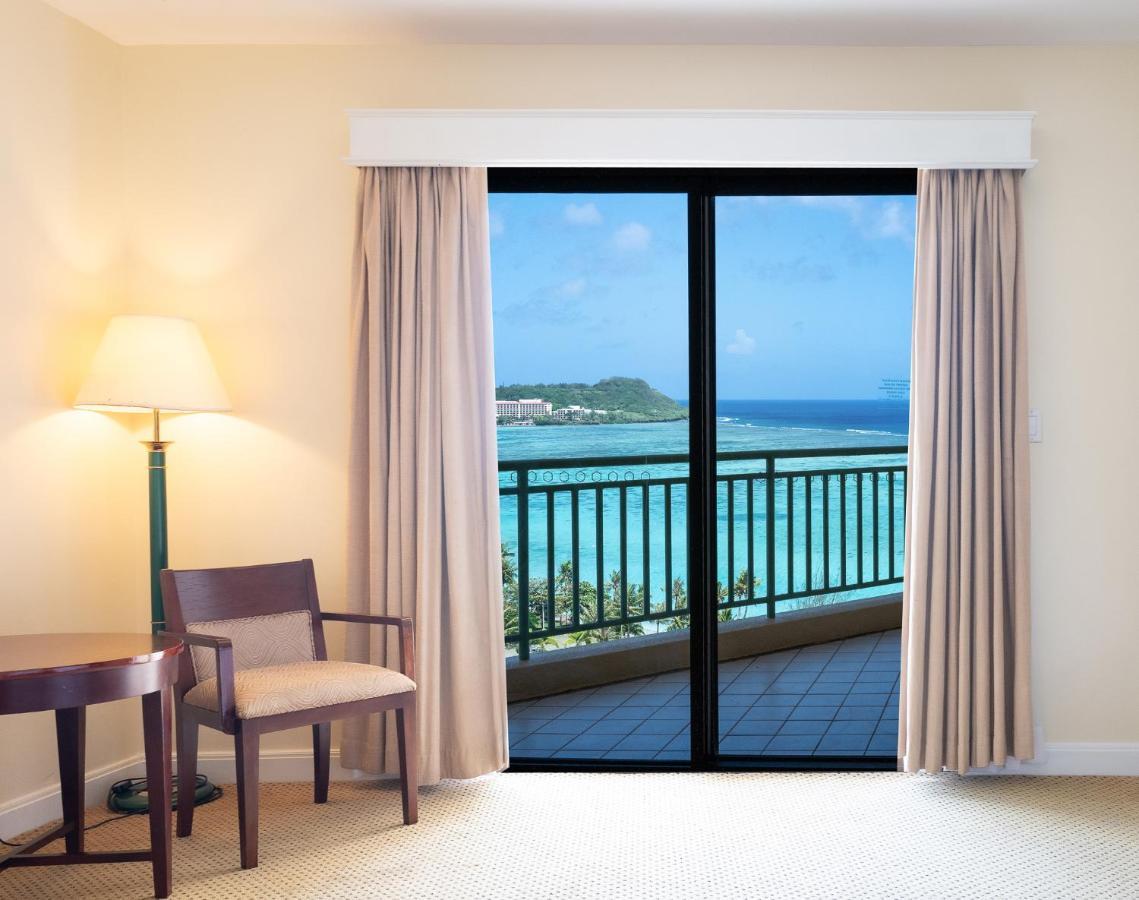Holiday Resort & Spa Guam Tumon Exterior foto